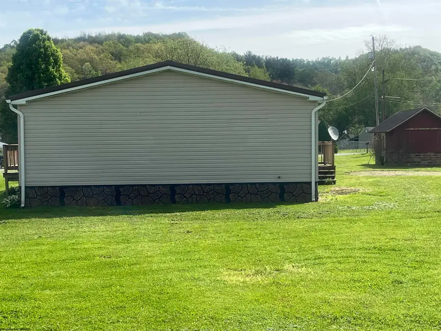 102 Brookview Drive, Weston, WV 26452 - #3