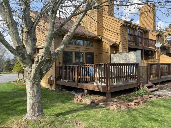 100 Deerfield Village Circle, Davis, WV 26260