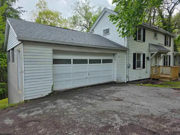 1300 Hillcrest Road, Fairmont, WV 26554