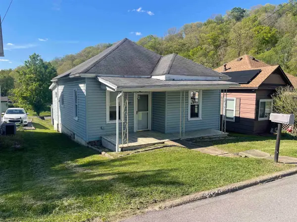 807 Indiana Avenue, Nutter Fort, WV 26301-4561