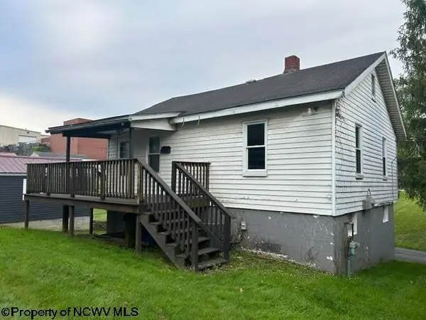 122 1/2 Reeves Avenue, Fairmont, WV 26554-4245