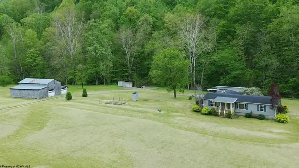 1814 Mannington Road, Smithfield, WV 26437
