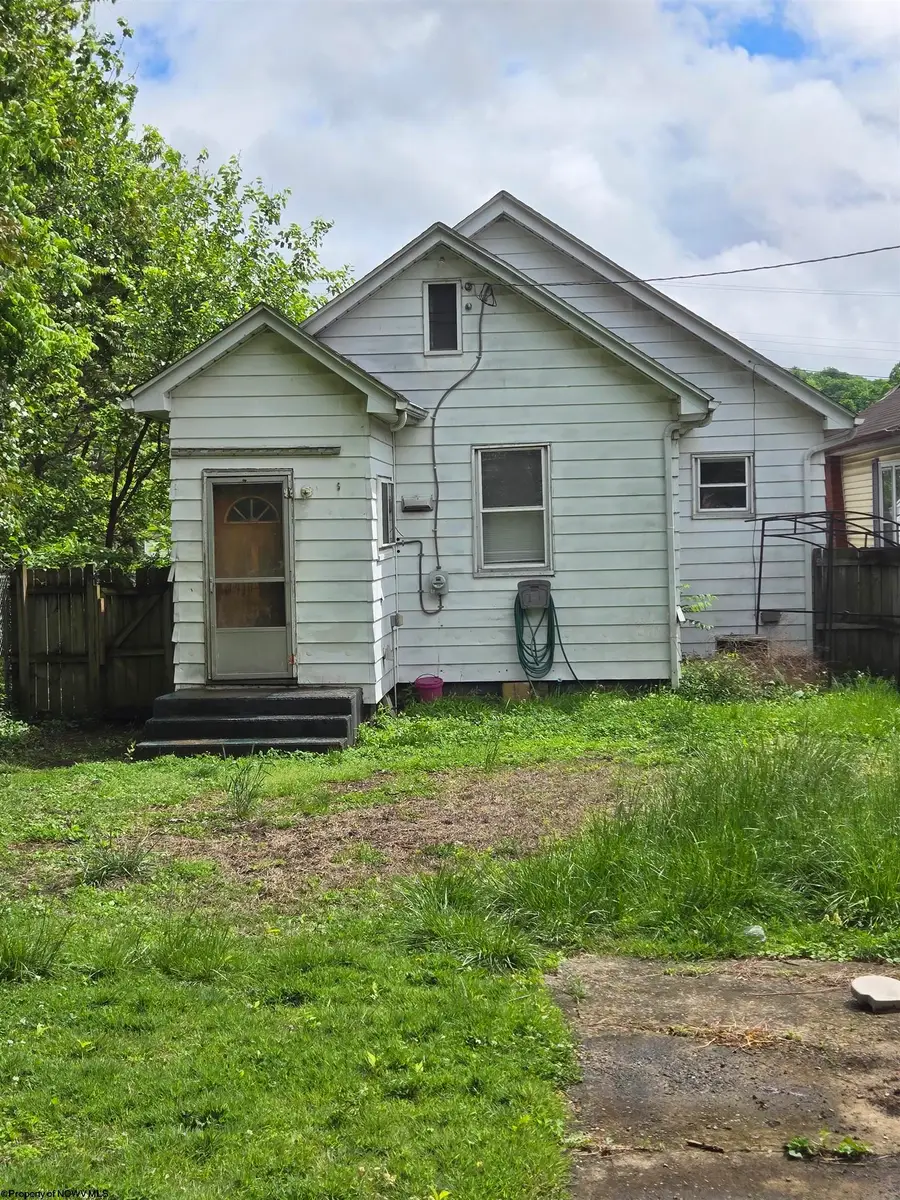 420 W 8th Avenue, Huntington, WV 25701 - #3