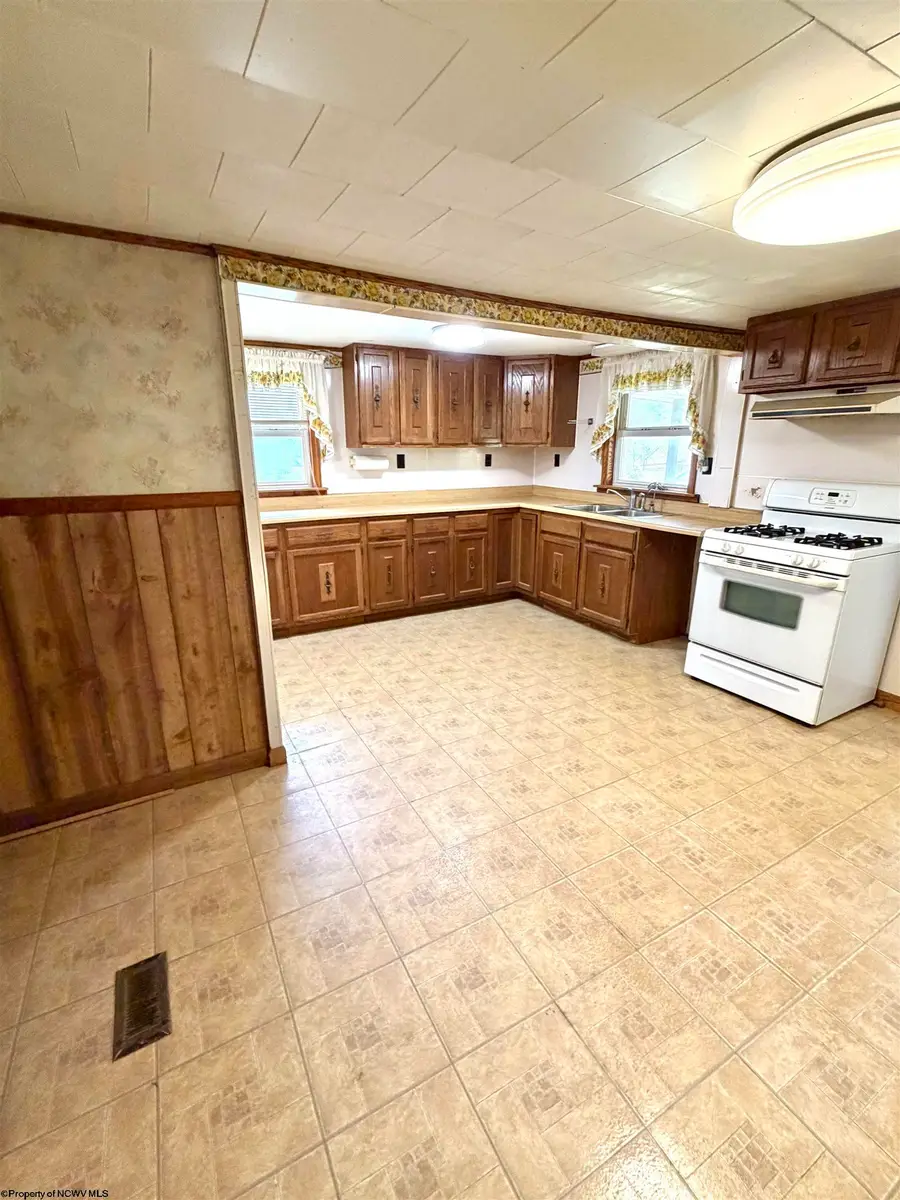 128 1/2 Valley Street, Salem, WV 26426 - #3