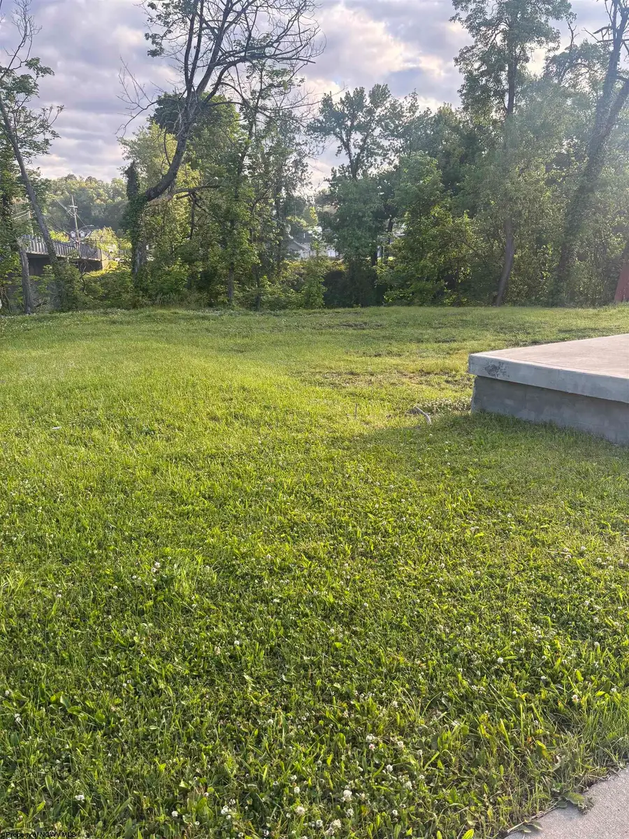 516 E Pike Street, Clarksburg, WV 26301 - #2