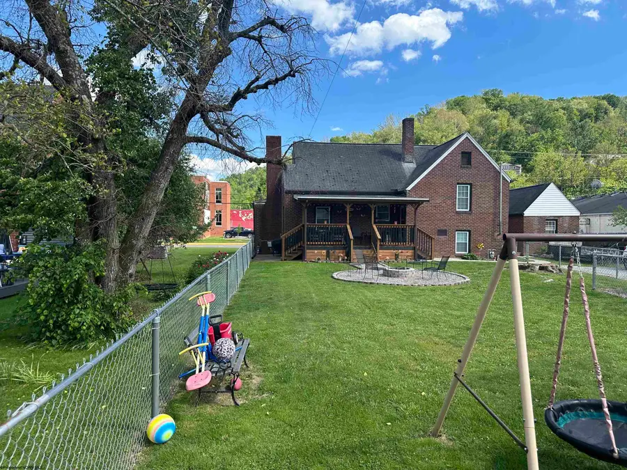 323 Court Avenue, Weston, WV 26452-000 - #2