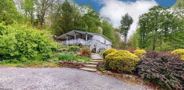 1418 CHERRY RUN Road, Grafton, WV 26354