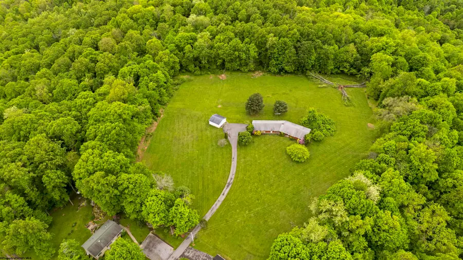 144 Sunset Drive, Grafton, WV 26354 - #2