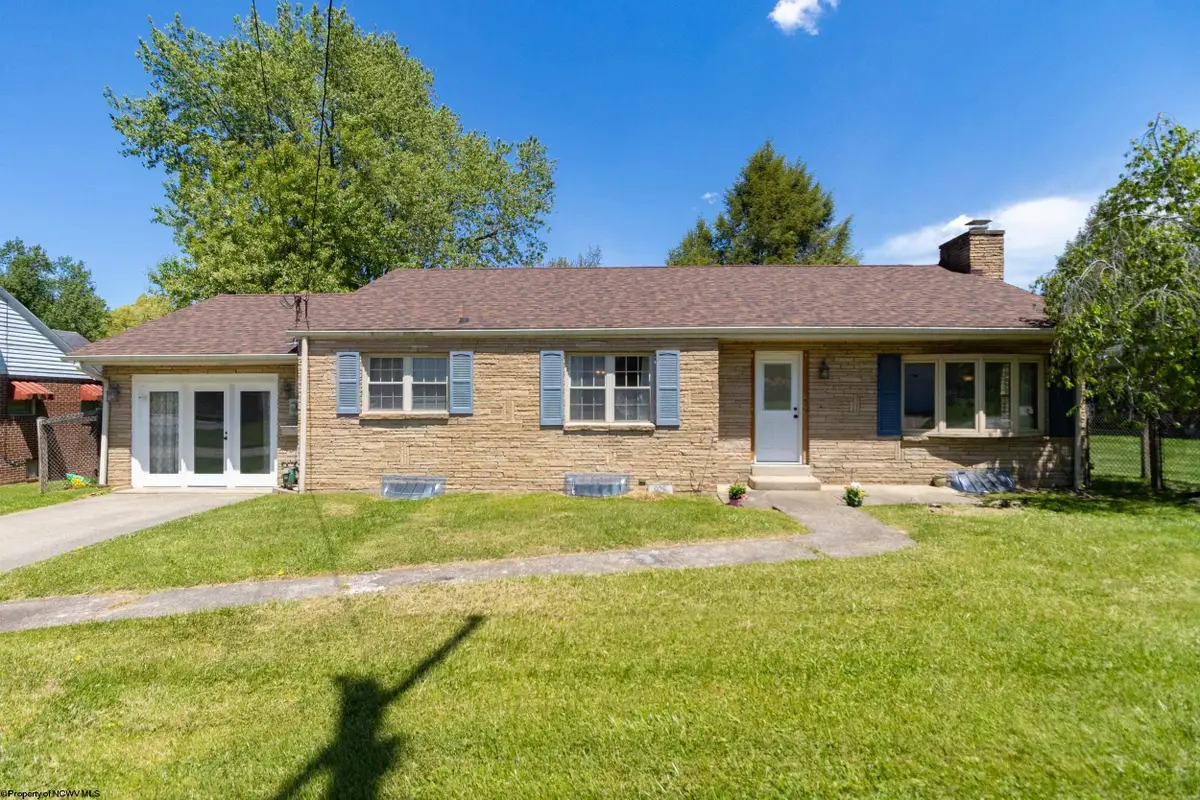 928 East Avenue, Shinnston, WV 26431 - #1