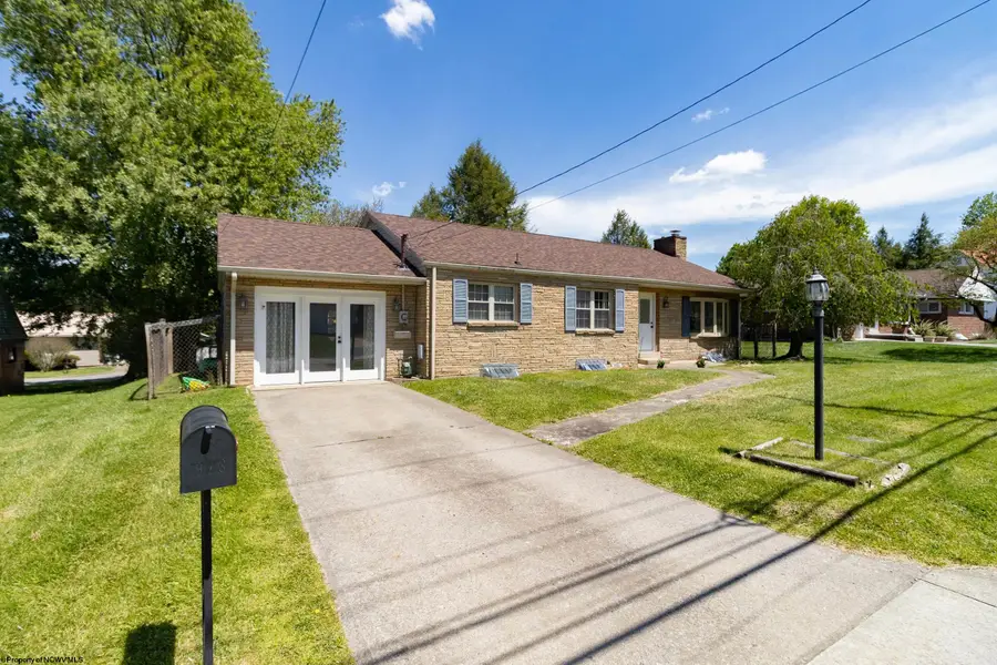 928 East Avenue, Shinnston, WV 26431 - #2