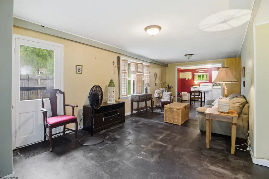 58 Carolina Avenue, Salem, WV 26426 - #2