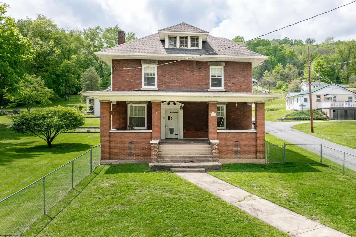 846 Maple Avenue, Grafton, WV 26354 - #1