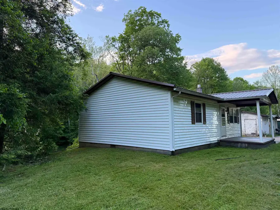 3652 Husky Highway, Farmington, WV 26571 - #3