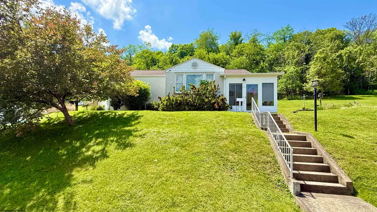 660 UPPER BEECH Street, Grafton, WV 26354 - #1