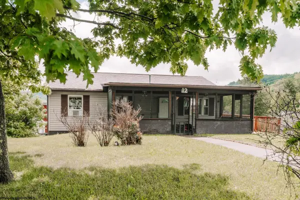 12 Goldenrod Lane, Clarksburg, WV 26301