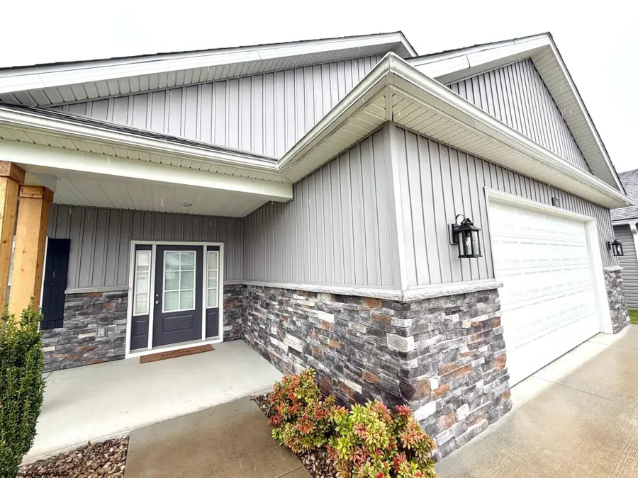 216 Crimson Lane, Bridgeport, WV 26330 - #2
