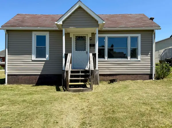 8267 Elk Avenue, Stonewood, WV 26301