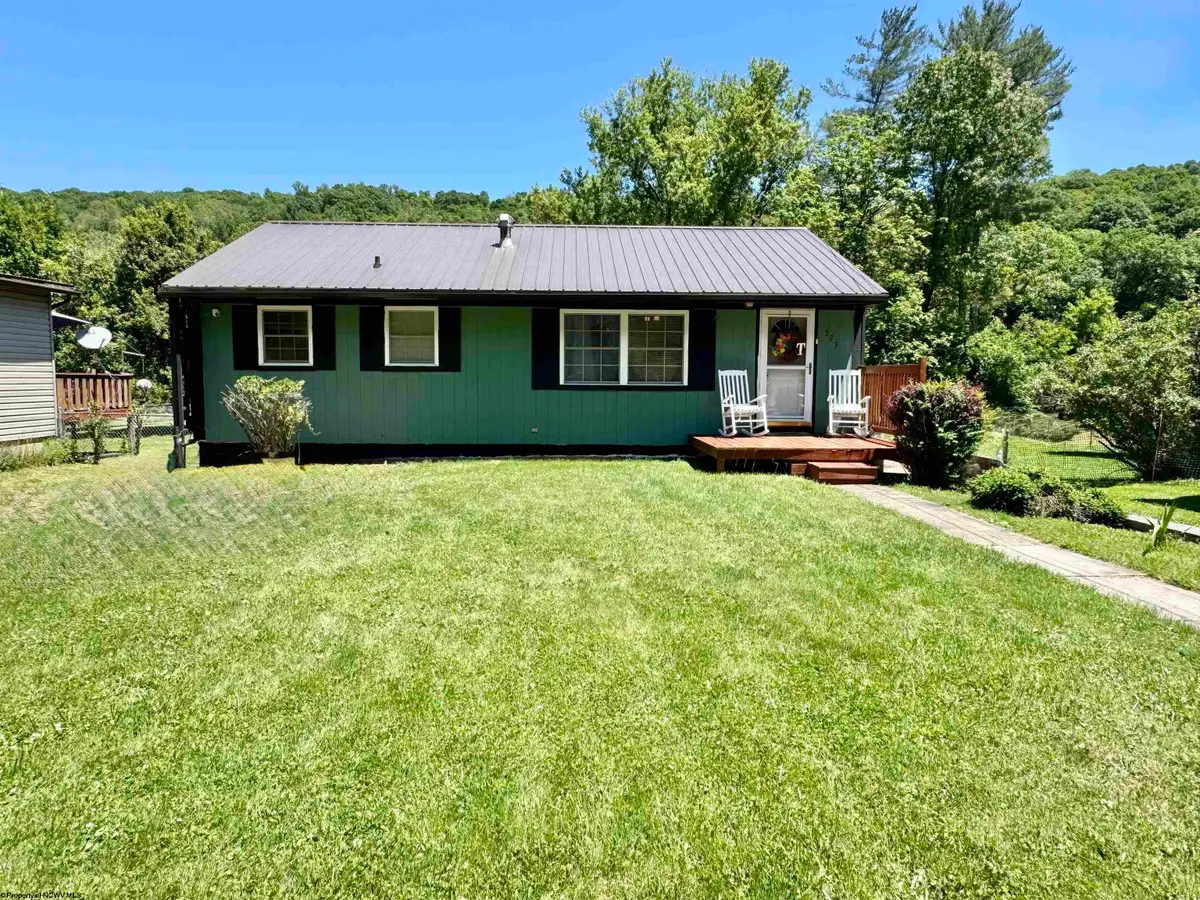 523 Maple Avenue, Grafton, WV 26354 - #1