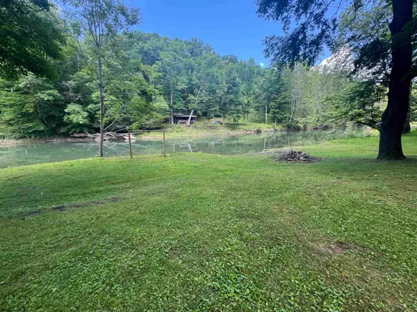 1050 McGee Lane, Volga, WV 26238