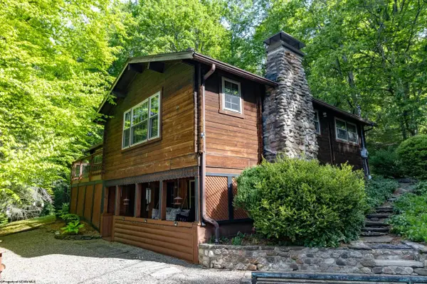 302 Pineview Drive, Clarksburg, WV 26301