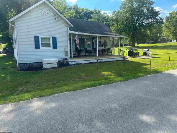 102 3rd Street, Enterprise, WV 26568