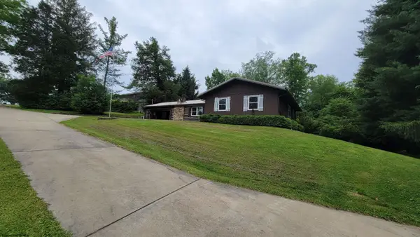 1715 Big Tree Drive, Fairmont, WV 26554