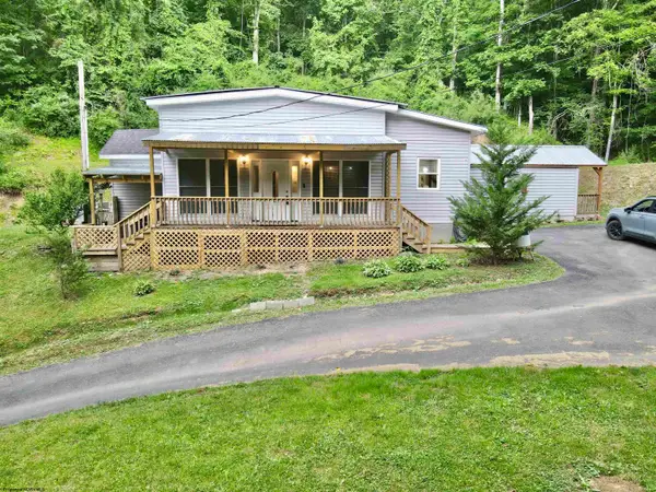 1834 Old Womans Run, Sutton, WV 26601