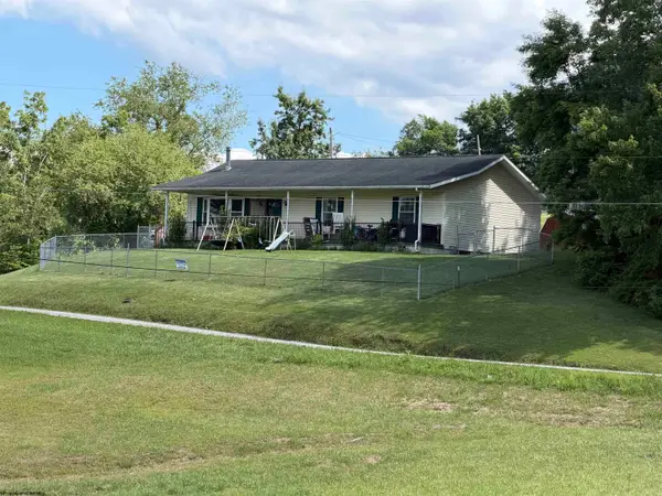 72 Hillcrest Place, Belington, WV 26250