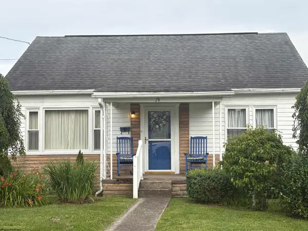 19 Tucker Street, Buckhannon, WV 26201-2554