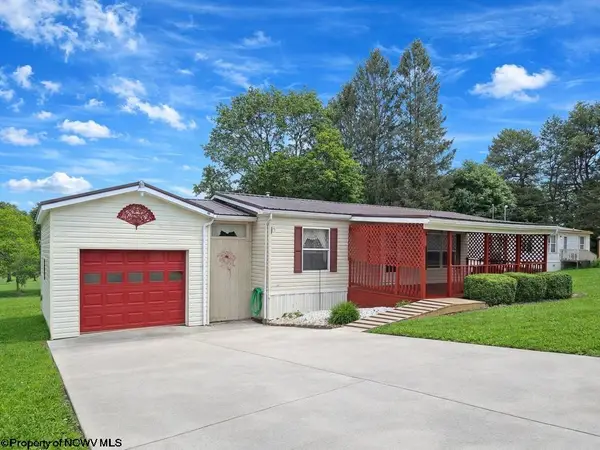211 Jaycee Avenue, Terra Alta, WV 26764
