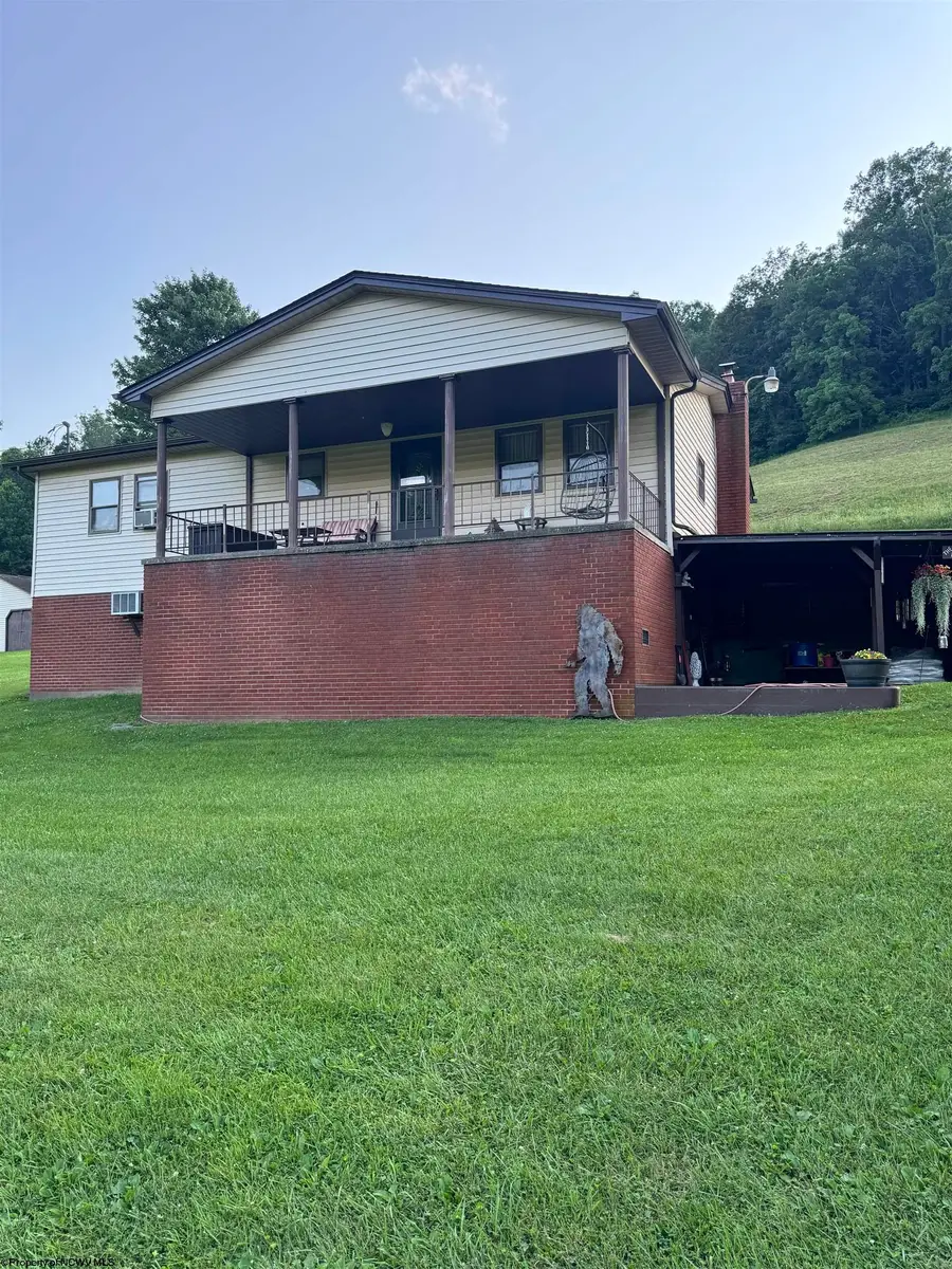 835 Morgantown Avenue, Newburg, WV 26410 - #2