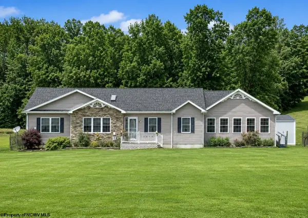 77 Sedona Lane, Montrose, WV 26283
