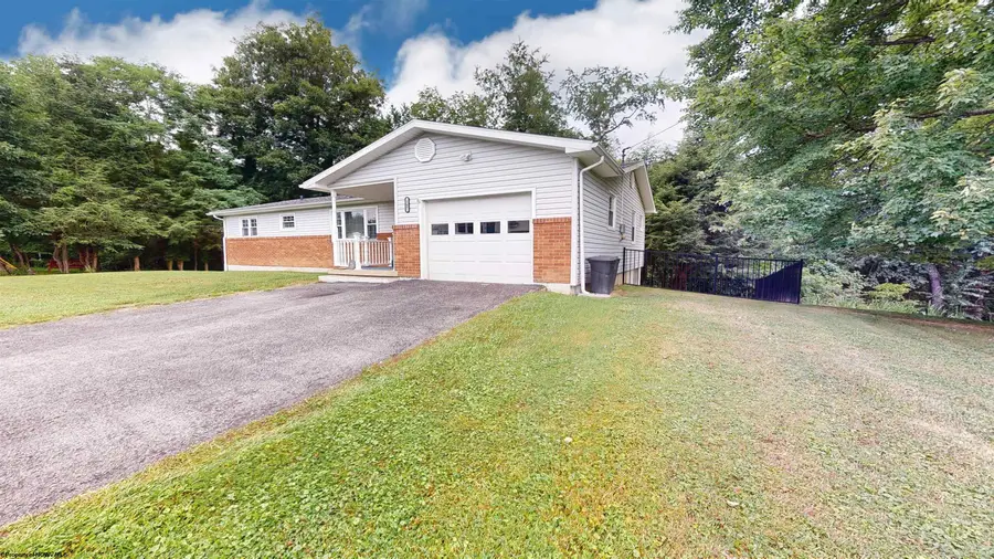 147 ROSEWOOD Avenue, Fairmont, WV 26554 - #2