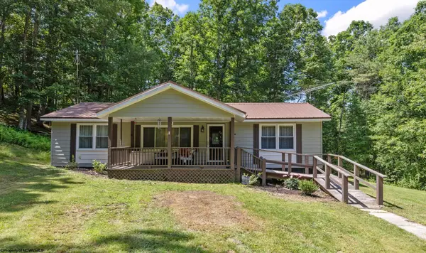 589 Warrior Way, Dunmore, WV 24934