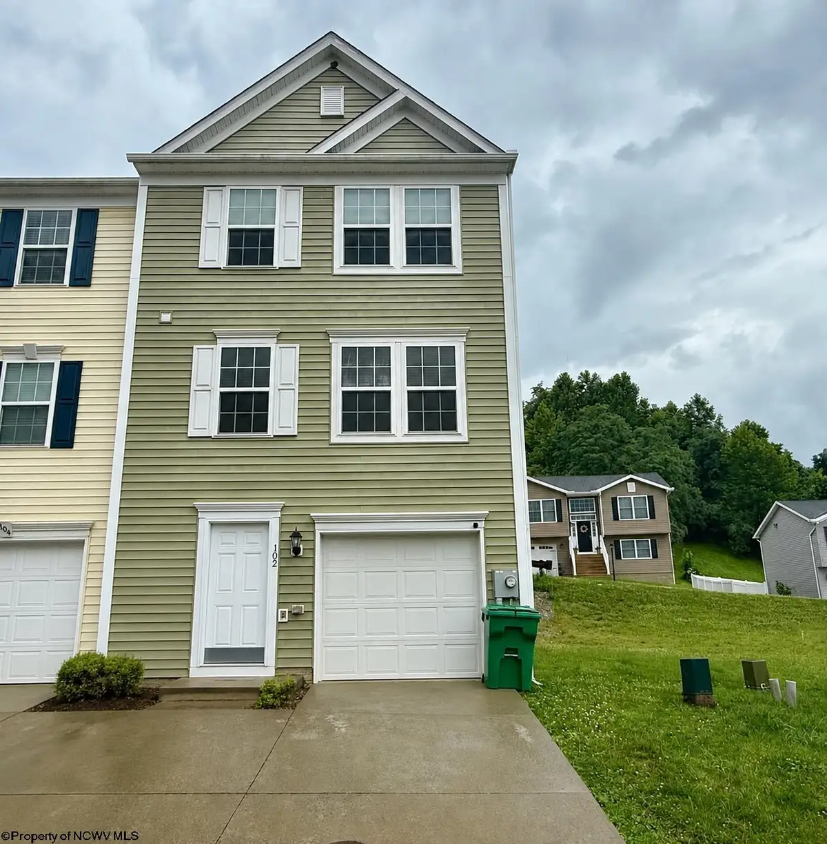 102 Kingsbury Court, Fairmont, WV 26554 - #1