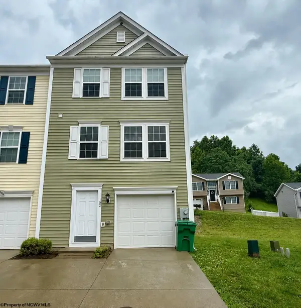 102 Kingsbury Court, Fairmont, WV 26554