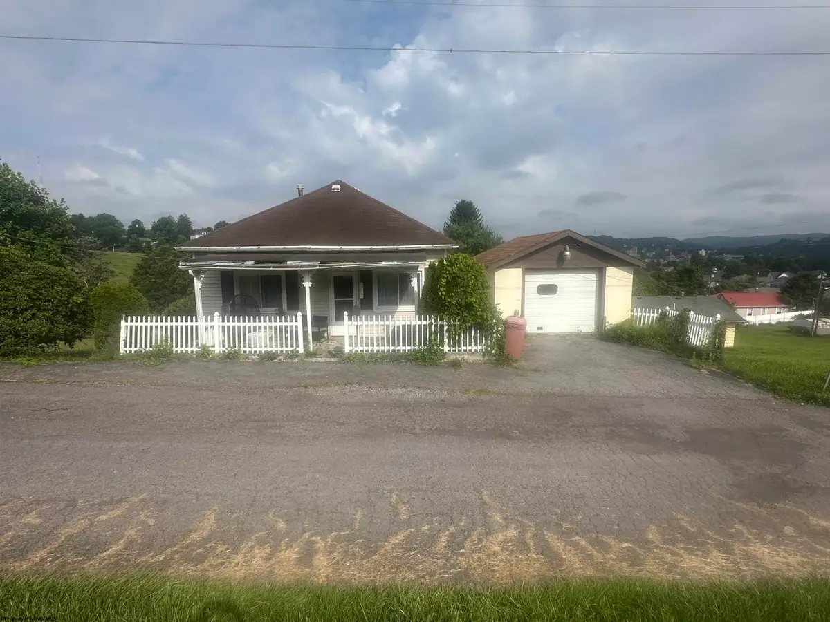 348 Lincoln Street, Fairmont, WV 26554 - #1