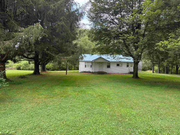 2906 Gladesville Road, Independence, WV 26374
