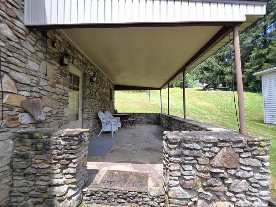 202 Main Street, Idamay, WV 26576 - #2