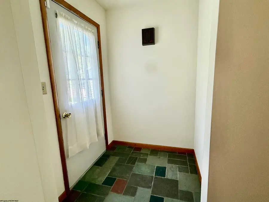 1814 Lafayette Circle, Fairmont, WV 26554 - #3