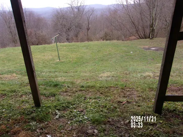 352 arlington Avenue, Terra Alta, WV 26764-1342