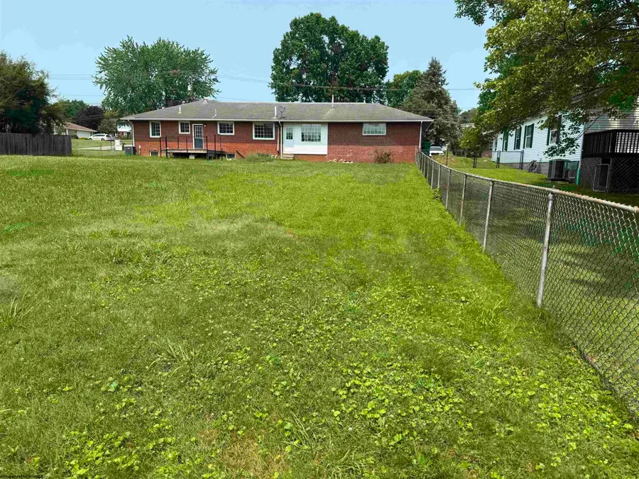 909 Johnson Avenue, Bridgeport, WV 26330 - #3