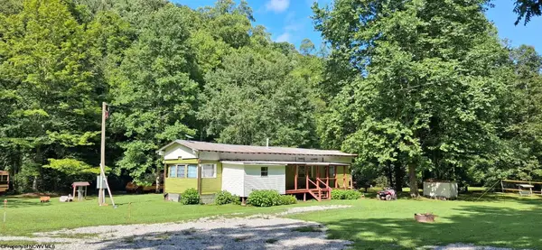 2005 Cleveland Road, Hacker Valley, WV 26222