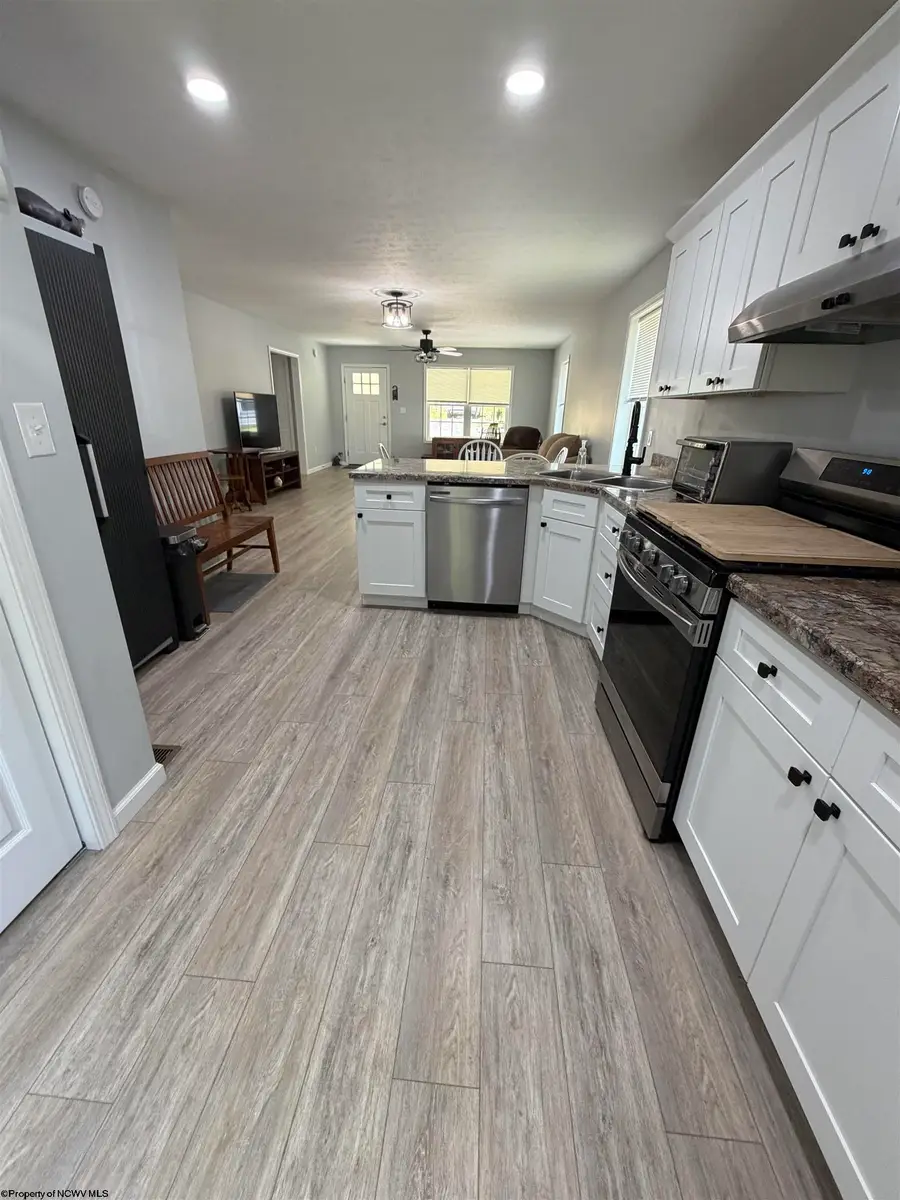 139 Montgomery Road, Weston, WV 26452 - #3