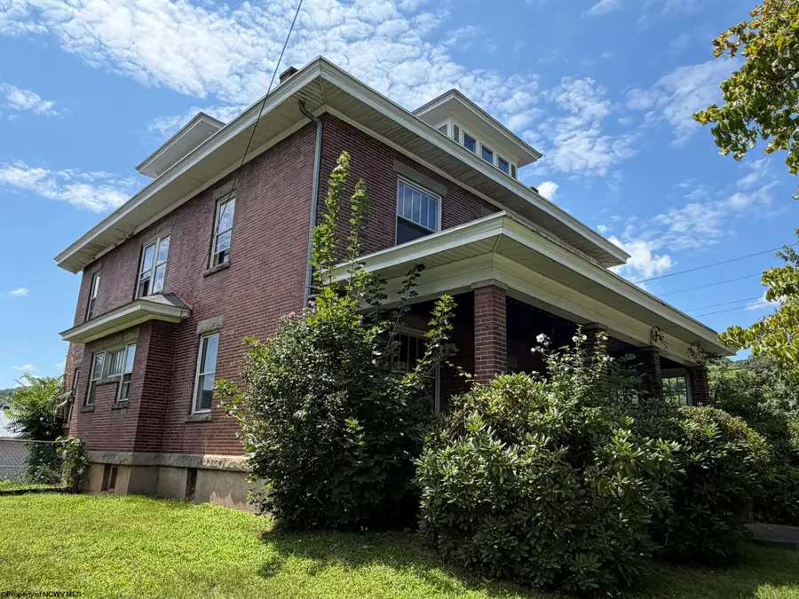 131 W 7th Street, Weston, WV 26452 - #2
