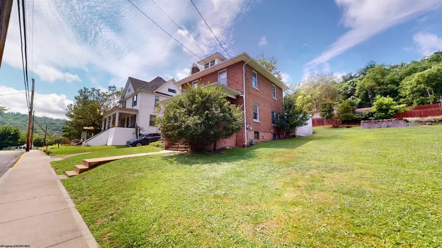 632 MAPLE Avenue, Grafton, WV 26354 - #2