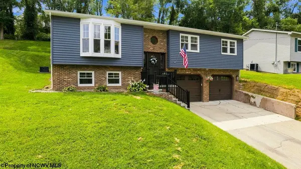 12 Coolview Lane, Bridgeport, WV 26330