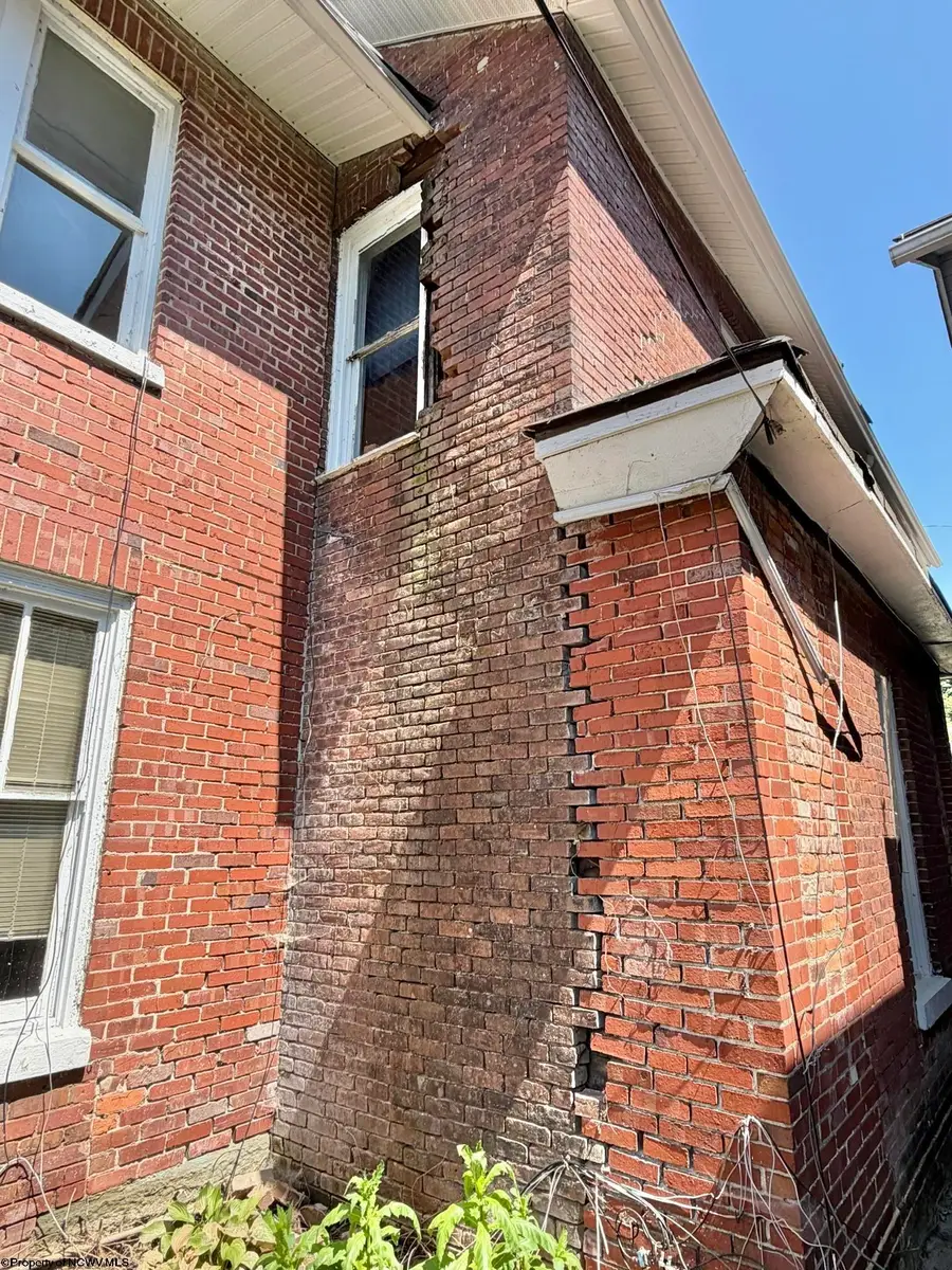 235 Center Avenue, Weston, WV 26452 - #3