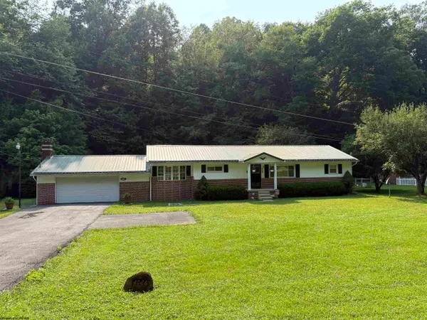 1726 Flaggy Meadow Road, Mannington, WV 26582