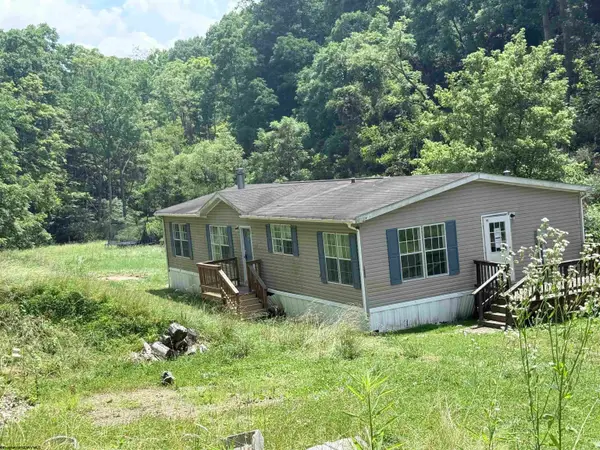 1293 Flag Run Road, Clarksburg, WV 26301